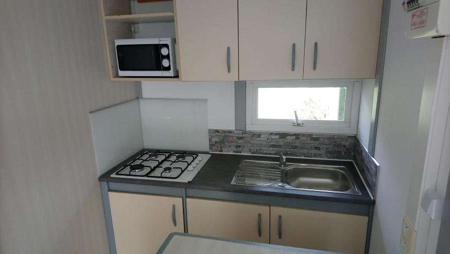 Camping Fontaine Du Roc Guest House Devillac Ngoại thất bức ảnh