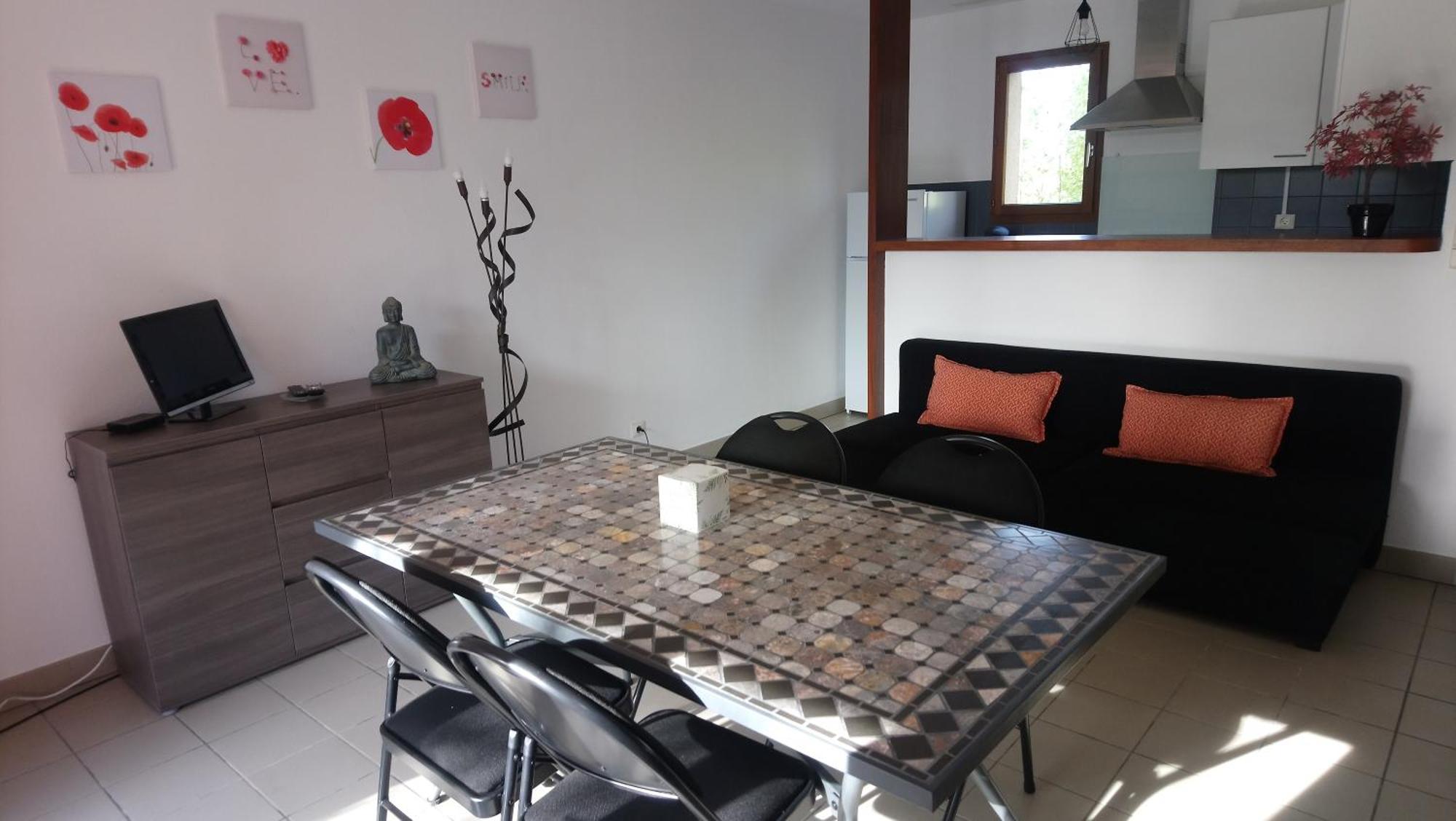 Camping Fontaine Du Roc Guest House Devillac Ngoại thất bức ảnh