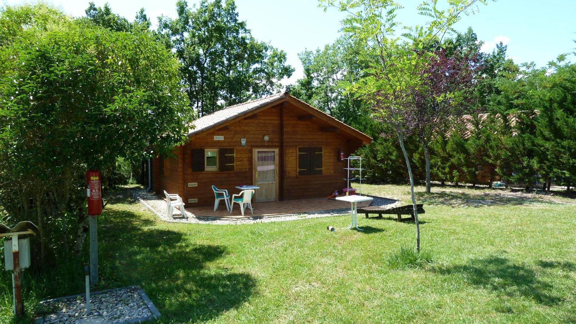 Camping Fontaine Du Roc Guest House Devillac Phòng bức ảnh