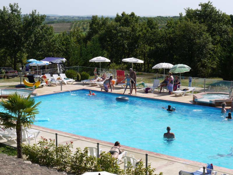 Camping Fontaine Du Roc Guest House Devillac Ngoại thất bức ảnh
